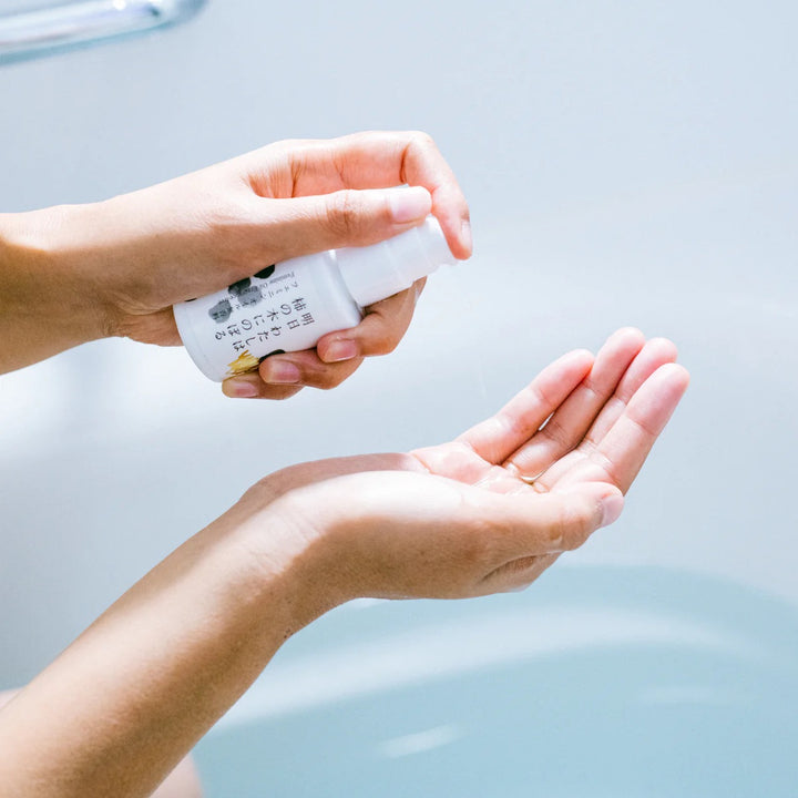 明日 わたしは柿の木にのぼる《無香料》フェミニンオイル