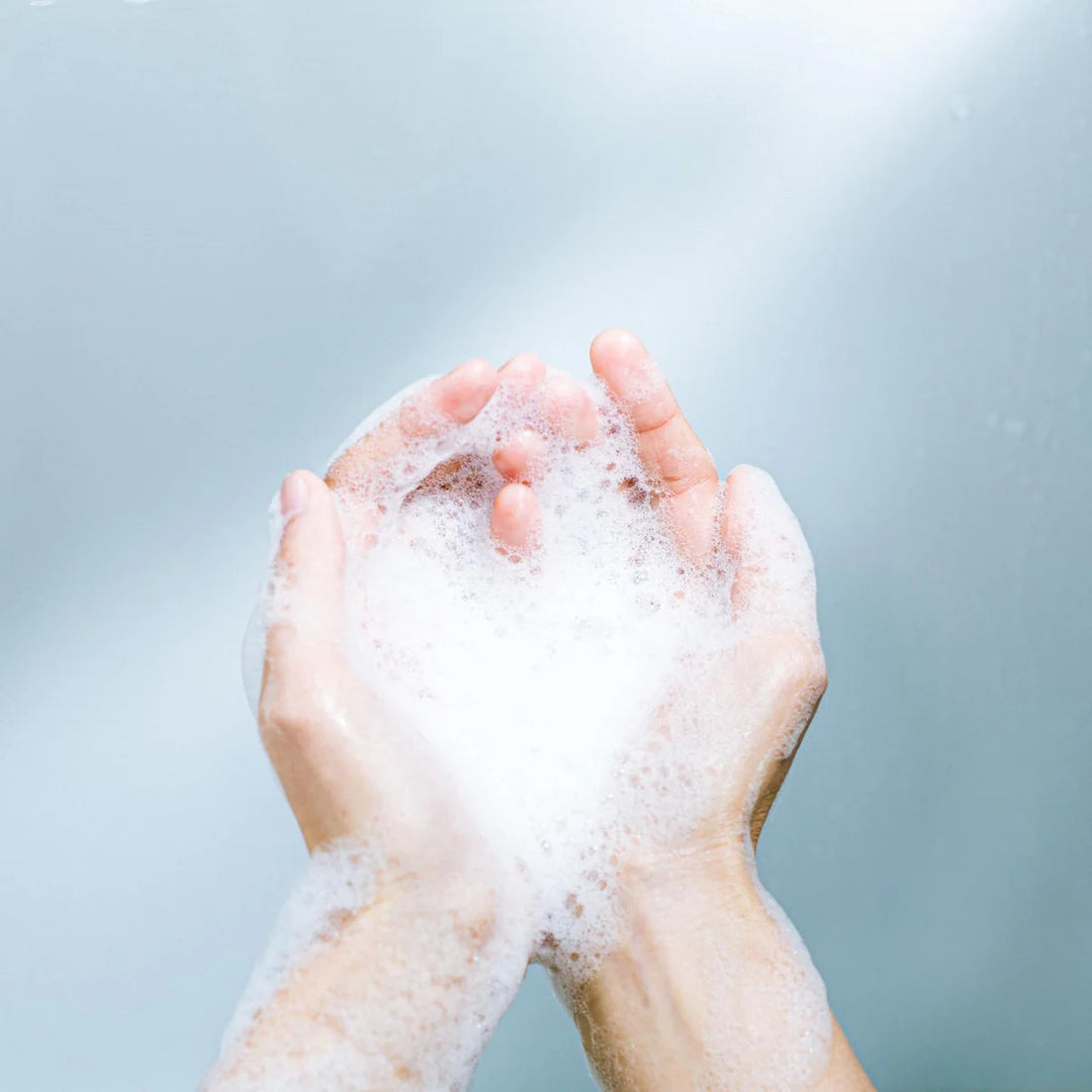 明日 わたしは柿の木にのぼる フェミニンウオッシュ大